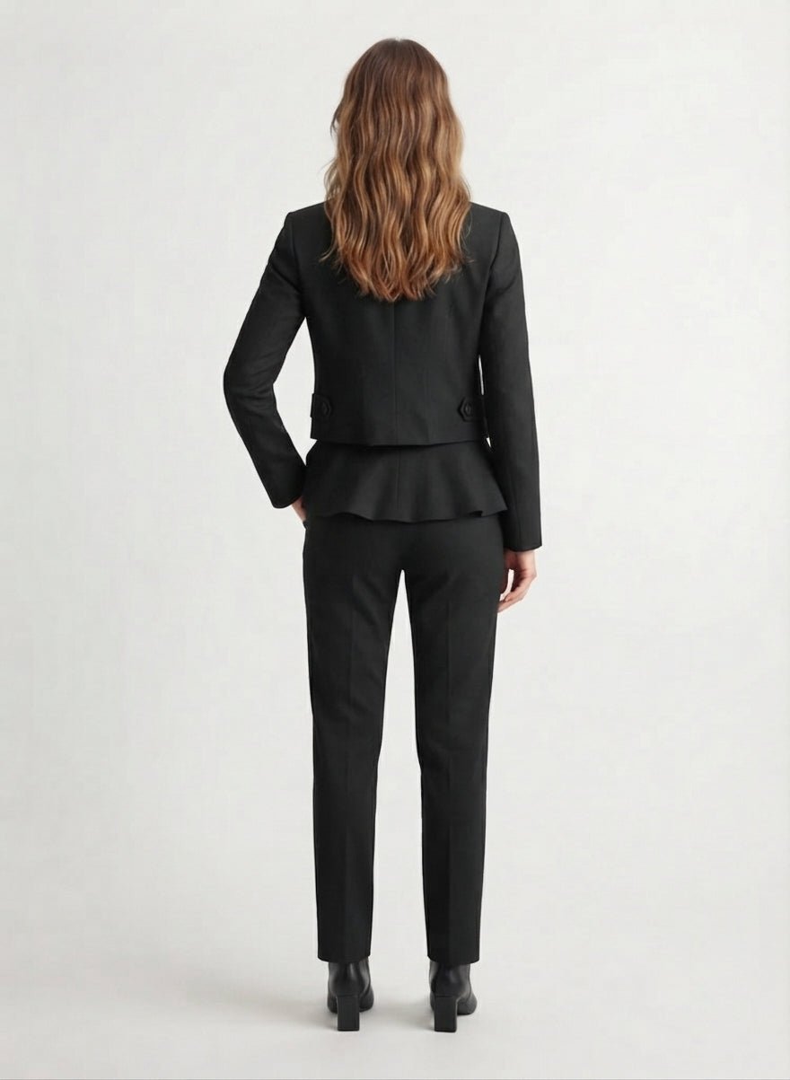 Siyah Düğmeli Kısa Blazer Ceket - LUMINOIRE