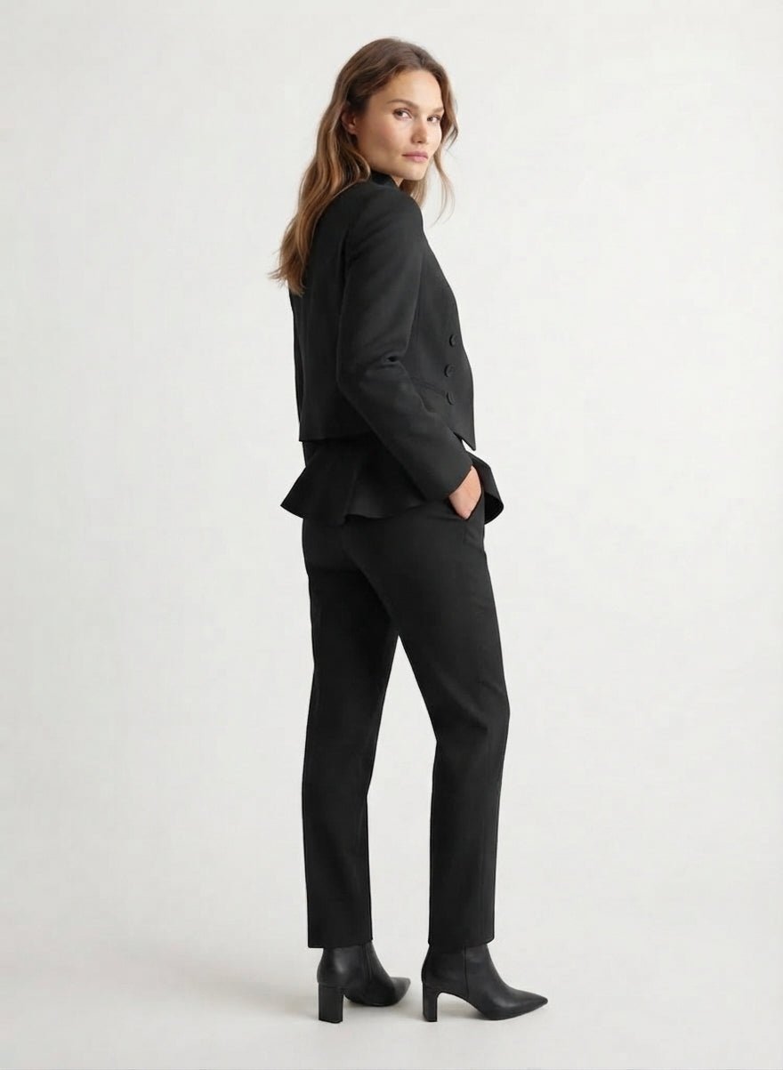 Siyah Düğmeli Kısa Blazer Ceket - LUMINOIRE