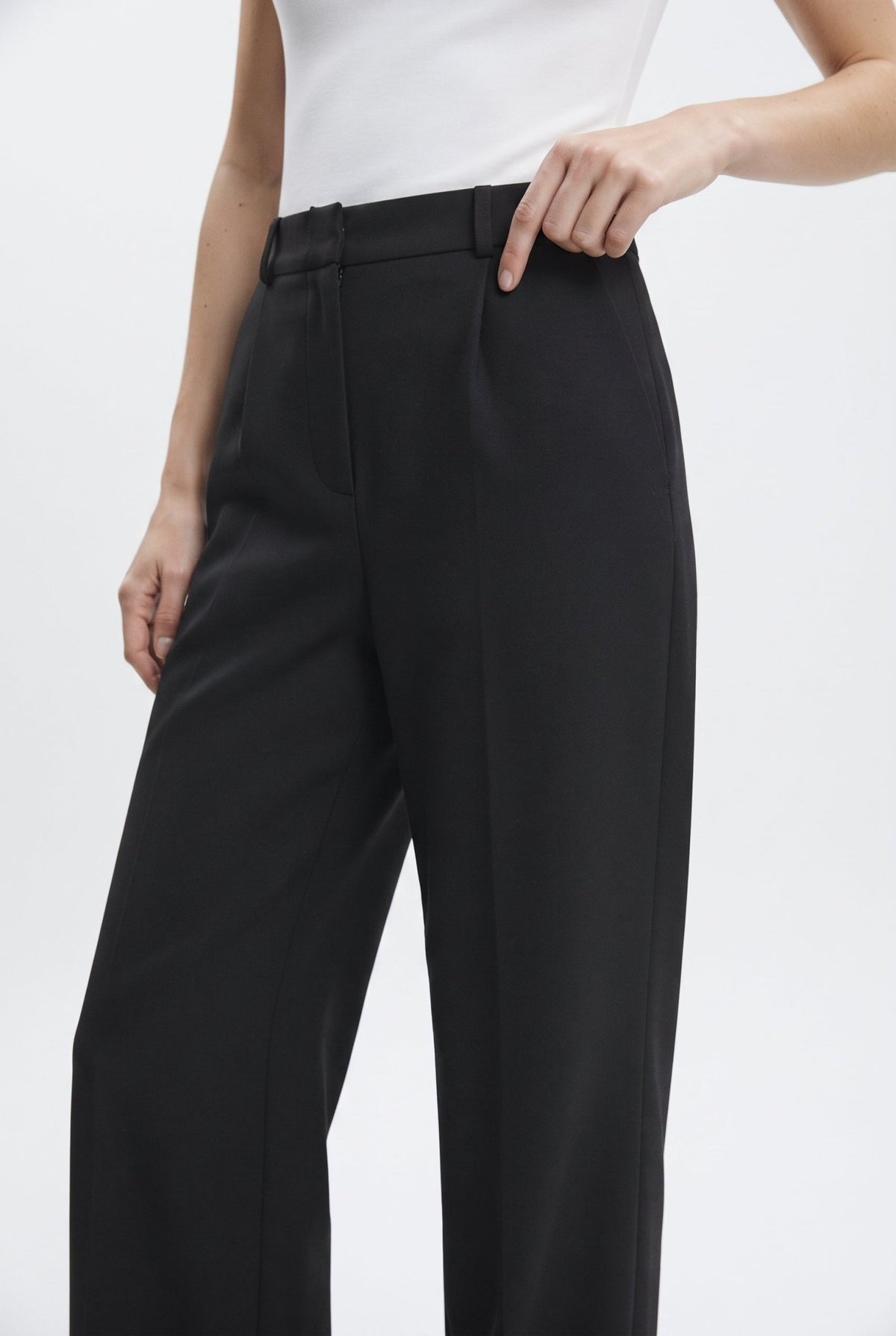 Siyah Yüksek Bel Wide Leg/Geniş Paça Pileli Dokuma Kumaş Pantolon - LUMINOIRE